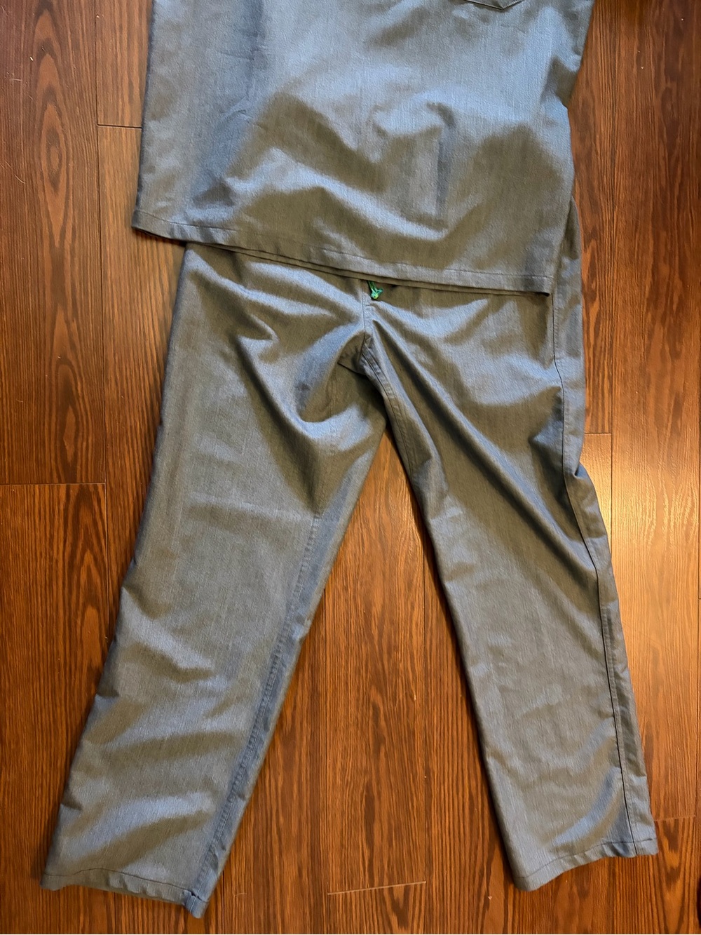 FIGS womens silver  Gray Scrub Set